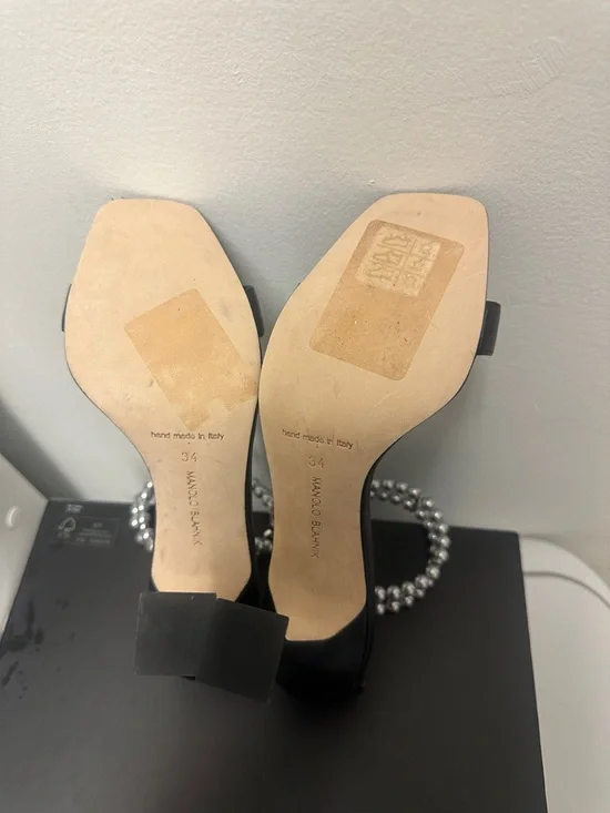 MANOLO BLAHNIK CHARONA black Leather Ankle-Strap Sandals, Silver faux pearls - Picture 4 of 9